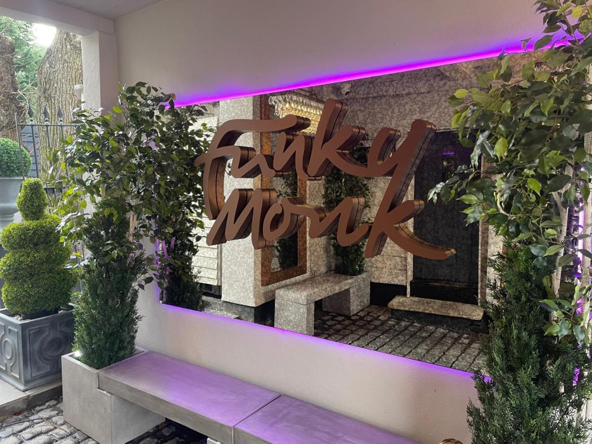 Funky Monk Hotel Epping Dış mekan fotoğraf